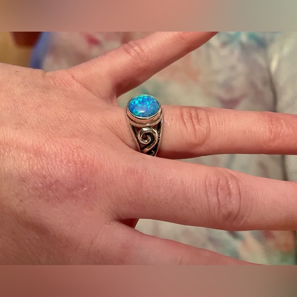 Gorgeous Blue Opal and Sterling Silver Ring Size 6 - Picture 9 of 10